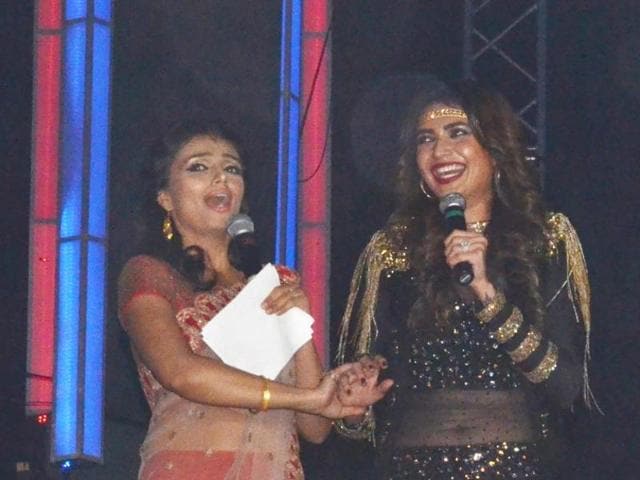 TV star Karishma Tanna at Saifai Mahotsav 2016. (Courtesy Sughar Singh) 