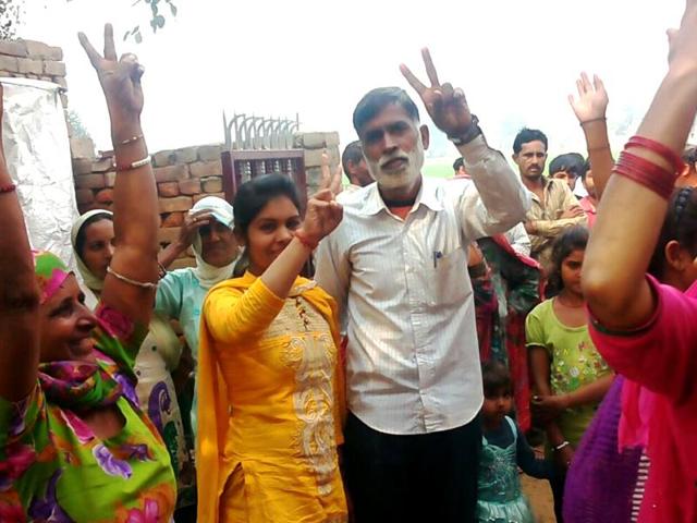 Rekha Rani, who till a week ago was just a regular worker with a food joint in Chandigarh’s Elante Mall, was motivated by her father Bansi Lal to participate in panchayat polls elections(HT Photo) Rekha Rani, who till a week ago was just a regular worker with a food joint in Chandigarh’s Elante Mall, was motivated by her father Bansi Lal to participate in panchayat polls elections(HT Photo)