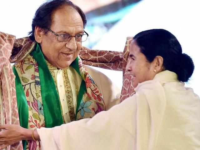 West Bengal chief minister Mamata Banerjee with Ghazal maestro Ghulam Ali at a programme in Kolkata on Tuesday. (PTI) West Bengal chief minister Mamata Banerjee with Ghazal maestro Ghulam Ali at a programme in Kolkata on Tuesday. (PTI)