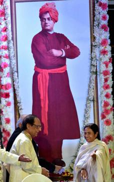 Mamata Banerjee with Ghazal maestro Ghulam Ali after paying tribute to Swami Vivekananda on his 153rd birth anniversary in Kolkata on Tuesday. (PTI) Mamata Banerjee with Ghazal maestro Ghulam Ali after paying tribute to Swami Vivekananda on his 153rd birth anniversary in Kolkata on Tuesday. (PTI)