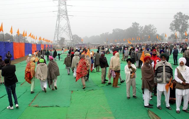 Thin crowd during SAD rally on occasion of Maghi (Makar Sankranti) at Sri Muktsar Sahib on Thursday. (Sanjeev Kumar/HT Photo) Thin crowd during SAD rally on occasion of Maghi (Makar Sankranti) at Sri Muktsar Sahib on Thursday. (Sanjeev Kumar/HT Photo)