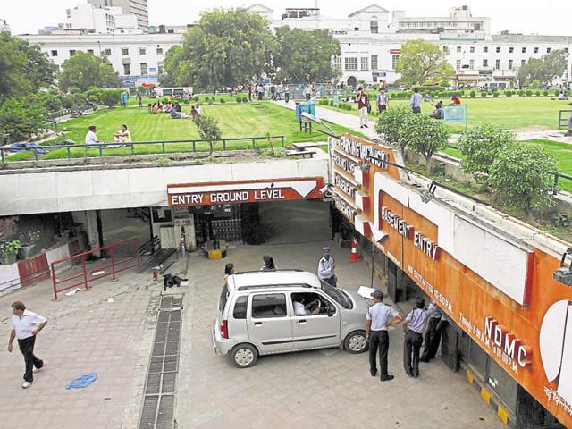 NDMC proposes to install a smart system at parking lots, which will inform the drivers about the availability of space and help authorities manage parking space better. (HT File Photo) NDMC proposes to install a smart system at parking lots, which will inform the drivers about the availability of space and help authorities manage parking space better. (HT File Photo)