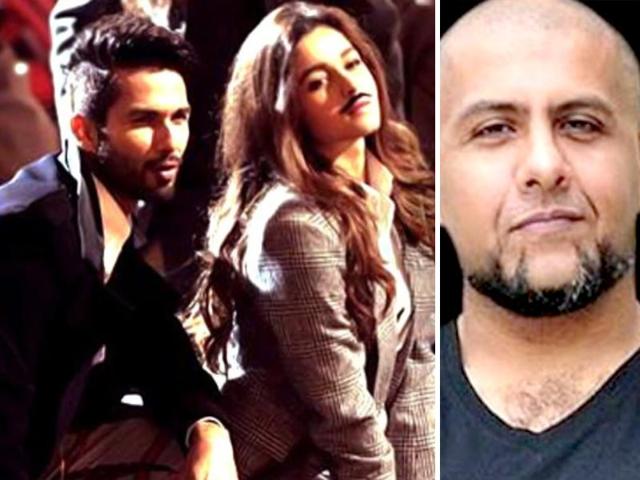 Vishal Dadlani has been nominated for Gulabo (Shaandaar) in Best Playback Singer (Male) category. Vishal Dadlani has been nominated for Gulabo (Shaandaar) in Best Playback Singer (Male) category.