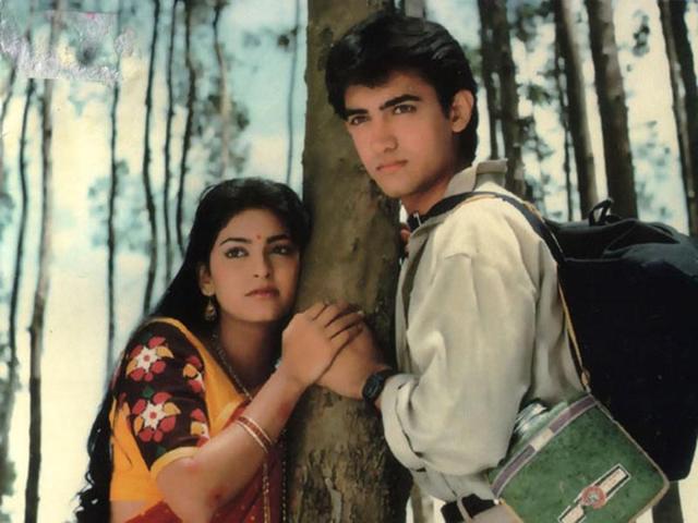 Juhi began her tinsel town journey opposite Aamir Khan with Qayamat Se Qayamat Tak (1988). Juhi began her tinsel town journey opposite Aamir Khan with Qayamat Se Qayamat Tak (1988).
