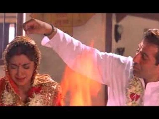 Juhi Chawla was seen opposite Sunny Deol in Arjun Pandit (1999). Juhi Chawla was seen opposite Sunny Deol in Arjun Pandit (1999).