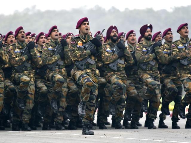 A para-commando contingent perform march past during Army day parade. (Vipin kumar/ht photo) A para-commando contingent perform march past during Army day parade. (Vipin kumar/ht photo)