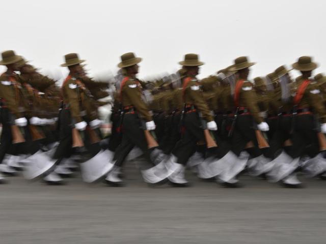 Soldiers perform march past during Army Day parade. (Vipin Kumar/ht photos) Soldiers perform march past during Army Day parade. (Vipin Kumar/ht photos)