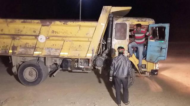 The vehicle in which the smugglers used to transport beryl was seized by the ATS at Kishangarh. (HT Photo) The vehicle in which the smugglers used to transport beryl was seized by the ATS at Kishangarh. (HT Photo)