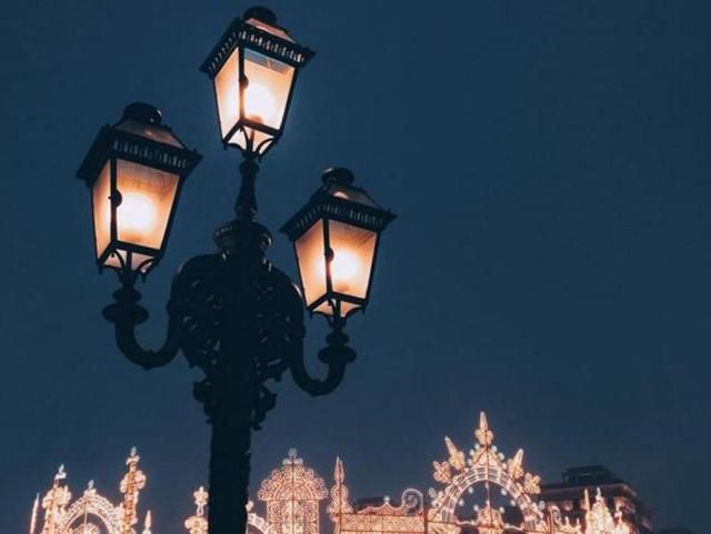 Lights will guide you home at Bolshoi Theater, Moscow. (Instagram/@tomrus)