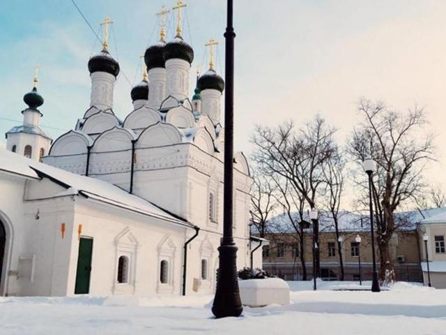 It was apparently -20 °C in Moscow when this picture was clicked. (Instagram/@moviepups)