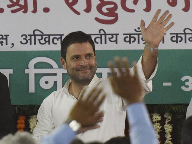 L-R) Congress Mumbai unit chief Sanjay Nirupam , Congress vice president Rahul Gandhi and Maharashtra Congress president Ashok Chavan during party workers meeting after the inauguration of Murli Deora Conference Hall at Rajiv Gandhi Bhawan in Mumbai on Friday. (Arijit Sen/ HT Photo) L-R) Congress Mumbai unit chief Sanjay Nirupam , Congress vice president Rahul Gandhi and Maharashtra Congress president Ashok Chavan during party workers meeting after the inauguration of Murli Deora Conference Hall at Rajiv Gandhi Bhawan in Mumbai on Friday. (Arijit Sen/ HT Photo)