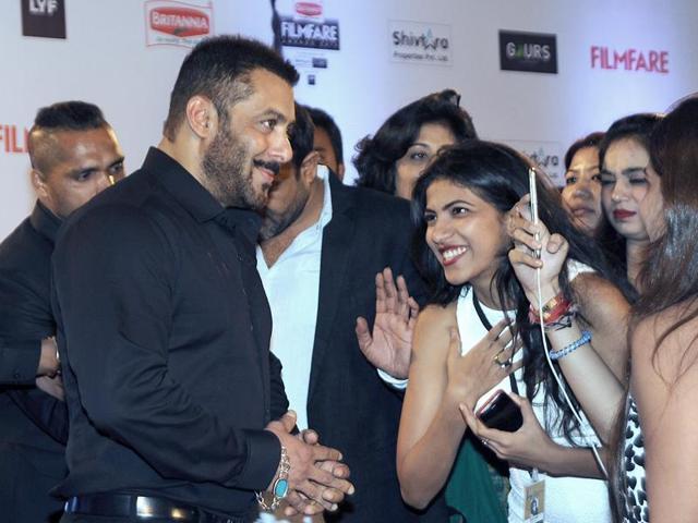 Salman Khan attends the '61st Filmfare Awards 2016' ceremony in Mumbai on January 15, 2016. (AFP) 