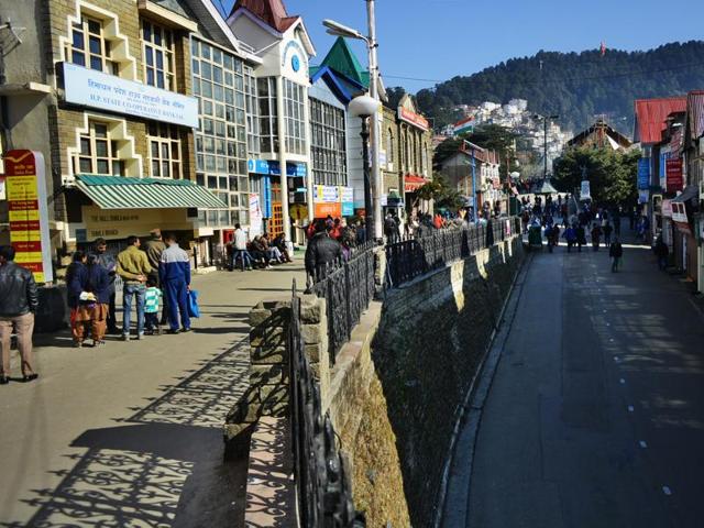 In Shimla, located around 7,000 feet above sea level, the minimum temperature was 4.4 degrees Celsius. (Deepak Sansta/HT Photo) In Shimla, located around 7,000 feet above sea level, the minimum temperature was 4.4 degrees Celsius. (Deepak Sansta/HT Photo)