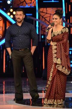 Priya speaks to the contestants after her eviction asSalman Khan enjoys the banter. (Colors) Priya speaks to the contestants after her eviction asSalman Khan enjoys the banter. (Colors)