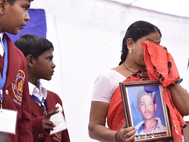 Mother of Gaurav Kawduji Sahastrabuddhe cries during a press conference to announce the National Bravery Awards 2015. Maharashtra’s Gaurav will be honoured posthumously with the Bharat Award for displaying heroic courage and sacrificing his life to save four lives. (Virendra Singh Gosain/ Hindustan Times) 