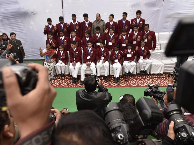 Children, who will be honoured with the bravery awards, pose for a photograph during a press conference in New Delhi. Twenty five children – three girls and 22 boys – have been selected for the National Bravery Awards 2015. Two of the awards will be given posthumously. (Virendra Singh Gosain/ Hindustan Times) 
