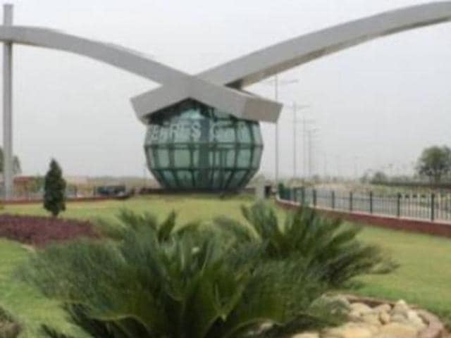 Sectors 100 and 104 don’t have sewerage connections, internal roads and streetlights. (HT FILE PHOTO) Sectors 100 and 104 don’t have sewerage connections, internal roads and streetlights. (HT FILE PHOTO)