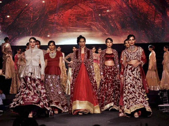 Models displays designer Vikram Phadnis’ collection during the celebrations. (PTI) Models displays designer Vikram Phadnis’ collection during the celebrations. (PTI)