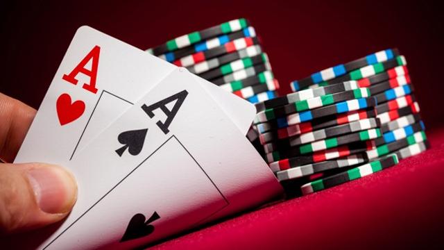 A seven-year-old boy, who was fed-up with his father’s habit of gambling and drinking, went to the police in Madhya Pradesh’s Mandsaur and gave them a tip-off about the gambling den frequented by his father. A seven-year-old boy, who was fed-up with his father’s habit of gambling and drinking, went to the police in Madhya Pradesh’s Mandsaur and gave them a tip-off about the gambling den frequented by his father.