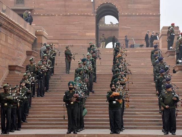 An Indian Army band performs during the Beating Retreat Parade Rehearsal, in New Delhi. (Ravi Choudhary/ HT Photo) An Indian Army band performs during the Beating Retreat Parade Rehearsal, in New Delhi. (Ravi Choudhary/ HT Photo)