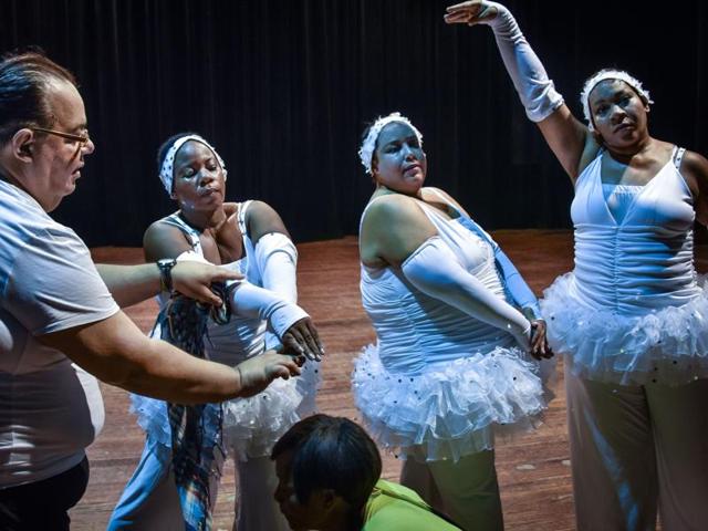 Members of the group do not seek to lose weight through dance. In fact, they design creative moves in accordance with their physical abilities, and let their emotions and feelings come out. (AFP) Members of the group do not seek to lose weight through dance. In fact, they design creative moves in accordance with their physical abilities, and let their emotions and feelings come out. (AFP)