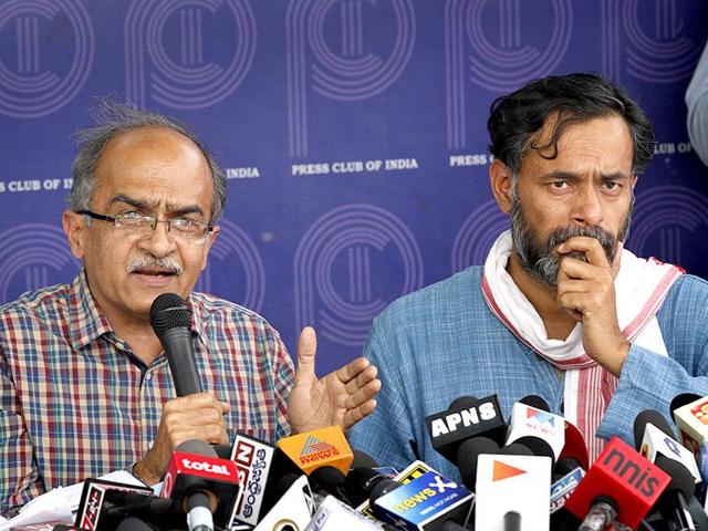 Expelled AAP leaders Prashant Bhushan and Yogendra Yadav will launch a political party to contest the 2017 Punjab polls. (HT File Photo) Expelled AAP leaders Prashant Bhushan and Yogendra Yadav will launch a political party to contest the 2017 Punjab polls. (HT File Photo)