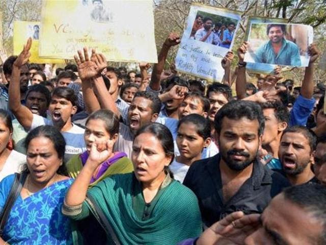 Students protest over the death of Rohith Vemula, a doctorate student at the Hyderabad Central University.(PTI)