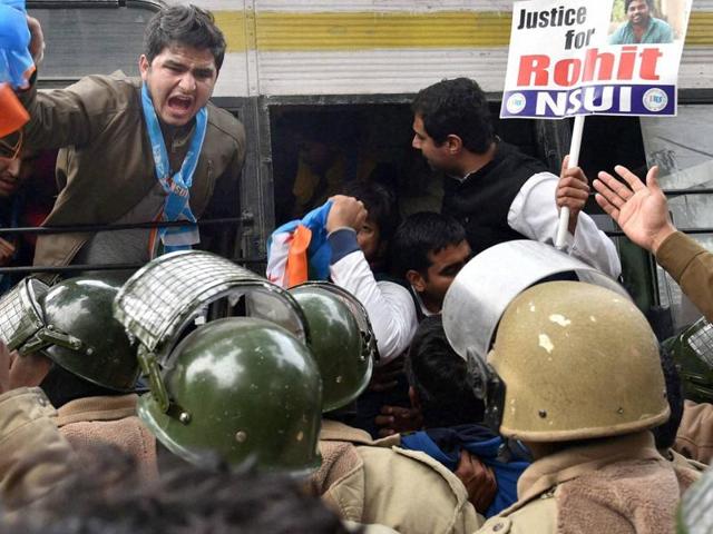 tudents staging a protest over the death of Rohith Vemula, a doctarate student at the Hyderabad Central University who was found hanging in a hostel room, in Mumbai on Tuesday.(PTI)