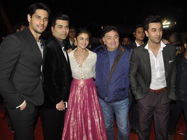 Ali Bhatta, Sidharth Malhotra, Ranbir Kapoor, Karan Johar and Rishi Kapoor chat at the annual Mumbai Police Melawa show in Mumbai on January 19, 2016.  (Viral Bhayani/HT) 