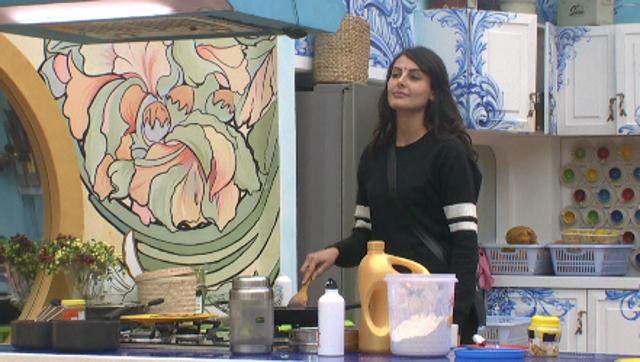 Mandana gets emotional about the show coming to an end. (Colors) Mandana gets emotional about the show coming to an end. (Colors)