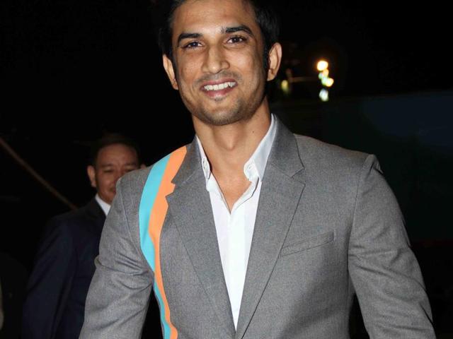 What’s with Sushant Singh Rajput’s dress? The actor spotted at the annual Mumbai Police Melawa in Mumbai. (Yogen Shah/HT) What’s with Sushant Singh Rajput’s dress? The actor spotted at the annual Mumbai Police Melawa in Mumbai. (Yogen Shah/HT)