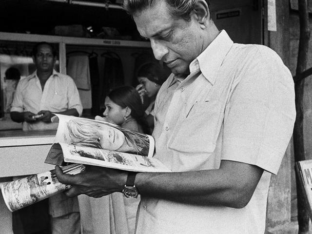 Satyajit Ray at Haji Ali, Mumbai, c. 1977. (Photo: PABLO BARTHOLOMEW) 
