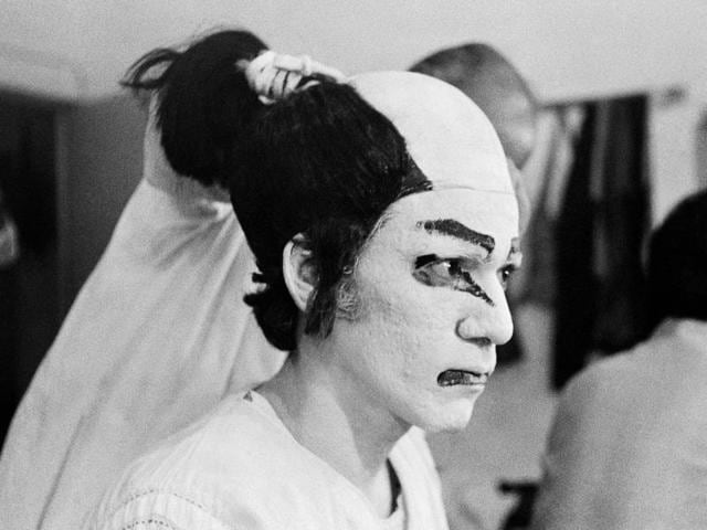 Actor Om Puri in a Kabuki play performed at the National School of Drama New Delhi, 1975. (Photo: PABLO BARTHOLOMEW) 