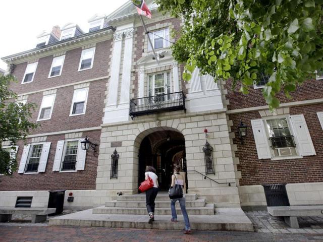 Students walk into Kirkland House on the campus of Harvard University in Cambridge. (AP/Elise Amendola) Students walk into Kirkland House on the campus of Harvard University in Cambridge. (AP/Elise Amendola)