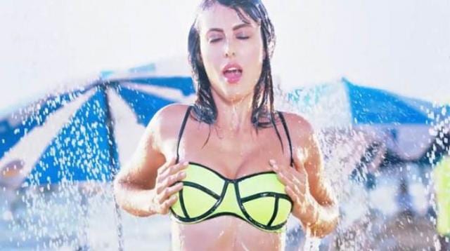 Xxx Bikini Videos Of Gauhar Khan - Kyaa Kool Hain Hum 3 review: All sex, no comedy in this porn-com -  Hindustan Times