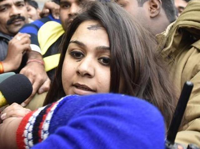 Bhawna Arora, the woman who threw ink at Arvind Kejriwal was granted bail on Friday.(HT Photo) Bhawna Arora, the woman who threw ink at Arvind Kejriwal was granted bail on Friday.(HT Photo)