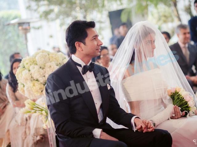 Rahul Sharma and Asin in her flowing Vera Wang gown at the morning’s Christian ceremony. (Stories by Joseph Radhik) Rahul Sharma and Asin in her flowing Vera Wang gown at the morning’s Christian ceremony. (Stories by Joseph Radhik)