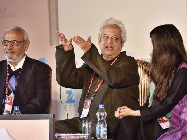 (Left to right) Harish Trivedi, Sudhir Kakar and Mohini Gupta during the session Bhartrihari: The Philosopher of Love at JLF 2016 on Friday. (Sanjeev Verma/HT Photo) (Left to right) Harish Trivedi, Sudhir Kakar and Mohini Gupta during the session Bhartrihari: The Philosopher of Love at JLF 2016 on Friday. (Sanjeev Verma/HT Photo)