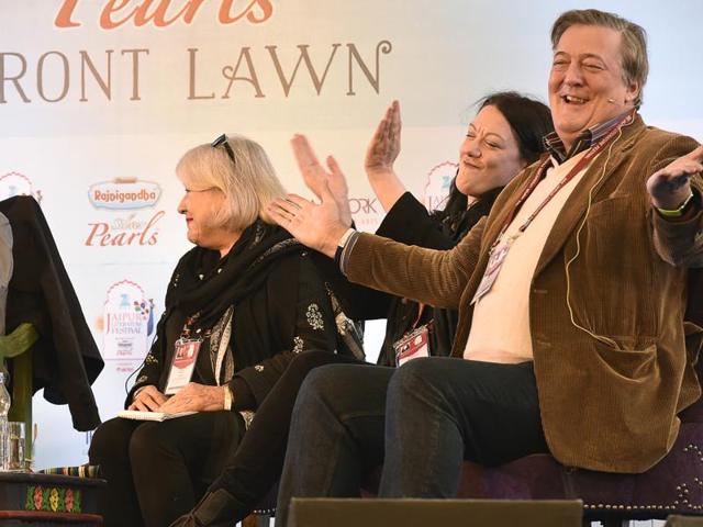 (Left to right) Samanth Subramanian, Brigid Keenan, Helen Macdonald and Stephen Fry at the session Selfie at JLF 2016 on Friday.(Sanjeev Verma/HT Photo) (Left to right) Samanth Subramanian, Brigid Keenan, Helen Macdonald and Stephen Fry at the session Selfie at JLF 2016 on Friday.(Sanjeev Verma/HT Photo)