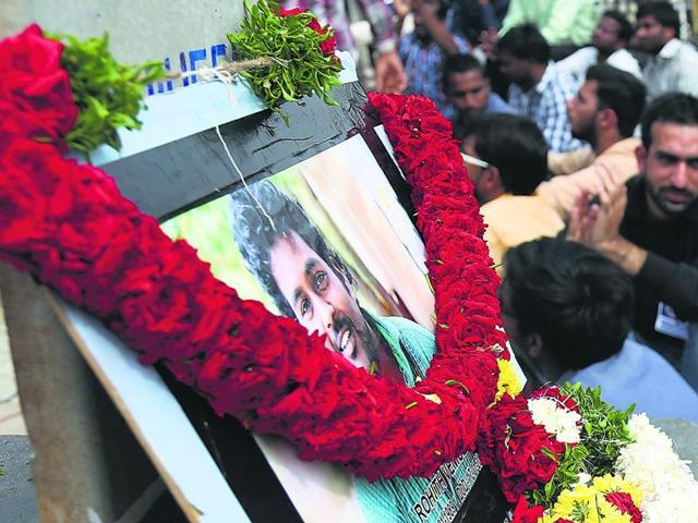 Students of various colleges protest over the death of Rohith Vemula of Hyderabad University, at Mumbai University. (Pratham Gokhale/HT) Students of various colleges protest over the death of Rohith Vemula of Hyderabad University, at Mumbai University. (Pratham Gokhale/HT)