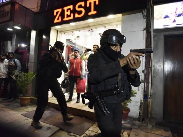 NSG Commandos act out a mock drill conducted by Delhi Police at Khan market area ahead of Republic Day, in New Delhi, India, on Thursday, January 21, 2016. (Virendra Singh Gosain / HT Photo) NSG Commandos act out a mock drill conducted by Delhi Police at Khan market area ahead of Republic Day, in New Delhi, India, on Thursday, January 21, 2016. (Virendra Singh Gosain / HT Photo)