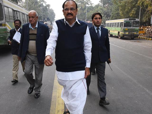 Union Minister M Venkaiah Naidu on Thursday accused the politicians visiting Hyderabad University after suicide by a Dalit research scholar of vitiating the atmosphere by making political speeches. (Hindustan Times) Union Minister M Venkaiah Naidu on Thursday accused the politicians visiting Hyderabad University after suicide by a Dalit research scholar of vitiating the atmosphere by making political speeches. (Hindustan Times)