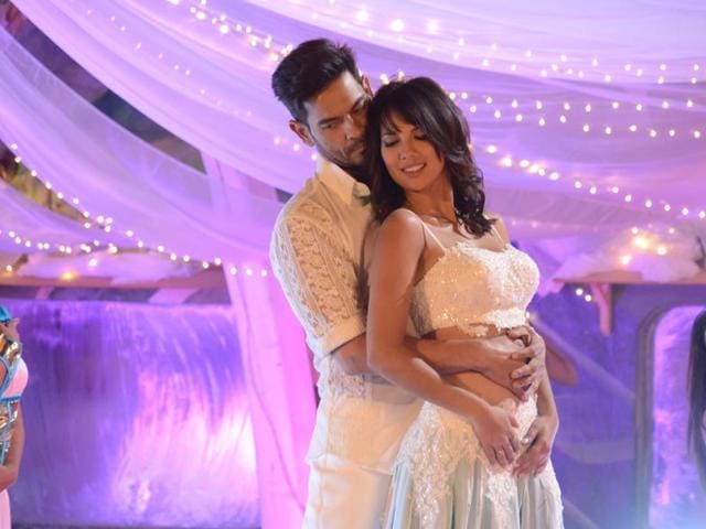 Keith Sequeira and Rochelle Rao scale up the romance factor. (Colors)