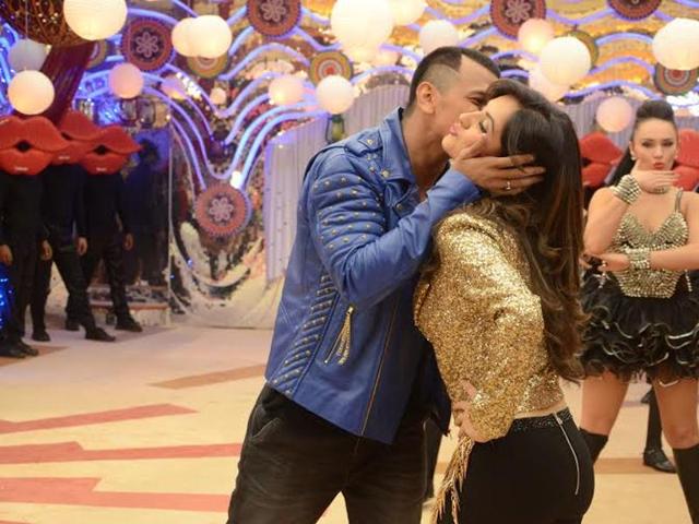 Prince Narula and his swag during the performance for Bigg Boss 9 finale. (COLORS)