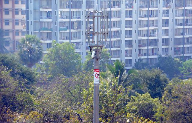 The residents have complained that the tower was installed overnight and poses a major health hazard to people living in the area. (Pratham Gokhale/HT photo)