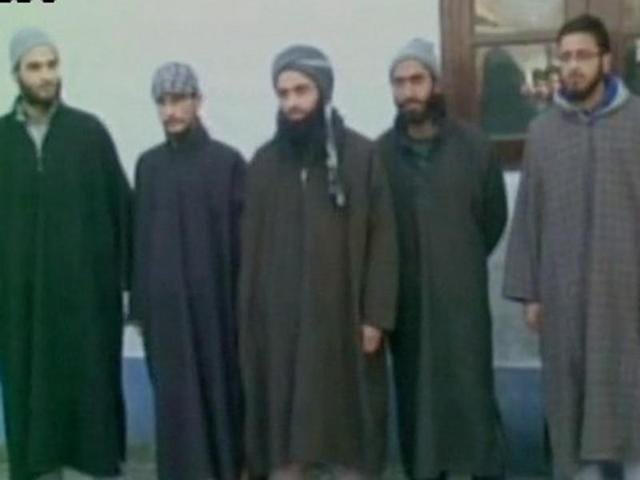 J-K Police and Indian Army arrested five militants of Harkat-ul-Mujahideen in Sopore area of the state on January 23, 2016.(ANI) J-K Police and Indian Army arrested five militants of Harkat-ul-Mujahideen in Sopore area of the state on January 23, 2016.(ANI)