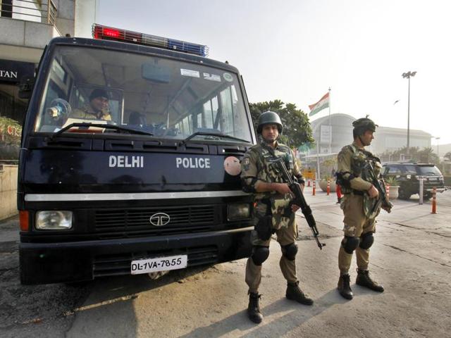 Delhi Police Swat commandos on alert as security beefed up for the upcoming Republic Day Celebrations at Select City Walk, Saket in New Delhi on Thursday. (Sanchit Khanna/ HT Photo) Delhi Police Swat commandos on alert as security beefed up for the upcoming Republic Day Celebrations at Select City Walk, Saket in New Delhi on Thursday. (Sanchit Khanna/ HT Photo)