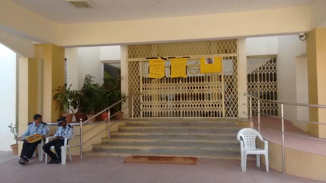 Many students, especially those from nearby towns and cities, have left for home after the administrative and academic blocks were closed in the wake of the protesters’ pledge to stop all activities “till justice is done”. (Prasad Nichenametla/HT Photo) Many students, especially those from nearby towns and cities, have left for home after the administrative and academic blocks were closed in the wake of the protesters’ pledge to stop all activities “till justice is done”. (Prasad Nichenametla/HT Photo)