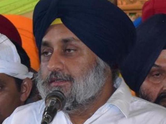 Since the CM is in hospital, the state-level function was shifted to Bathinda where deputy chief minister Sukhbir Singh Badal would hoist the Tricolour.(HT Photo)