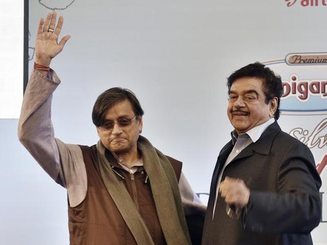 Congress leader Shashi Tharoor (L) and BJP leader Sharughan Sinha during the session "Khaamosh…Shotgun Sinha Speaks” at Jaipur literature festival 2016, in Jaipur, India on Monday, January 25. (Photo by Sanjeev Verma/Hindiustan Times) Congress leader Shashi Tharoor (L) and BJP leader Sharughan Sinha during the session "Khaamosh…Shotgun Sinha Speaks” at Jaipur literature festival 2016, in Jaipur, India on Monday, January 25. (Photo by Sanjeev Verma/Hindiustan Times)